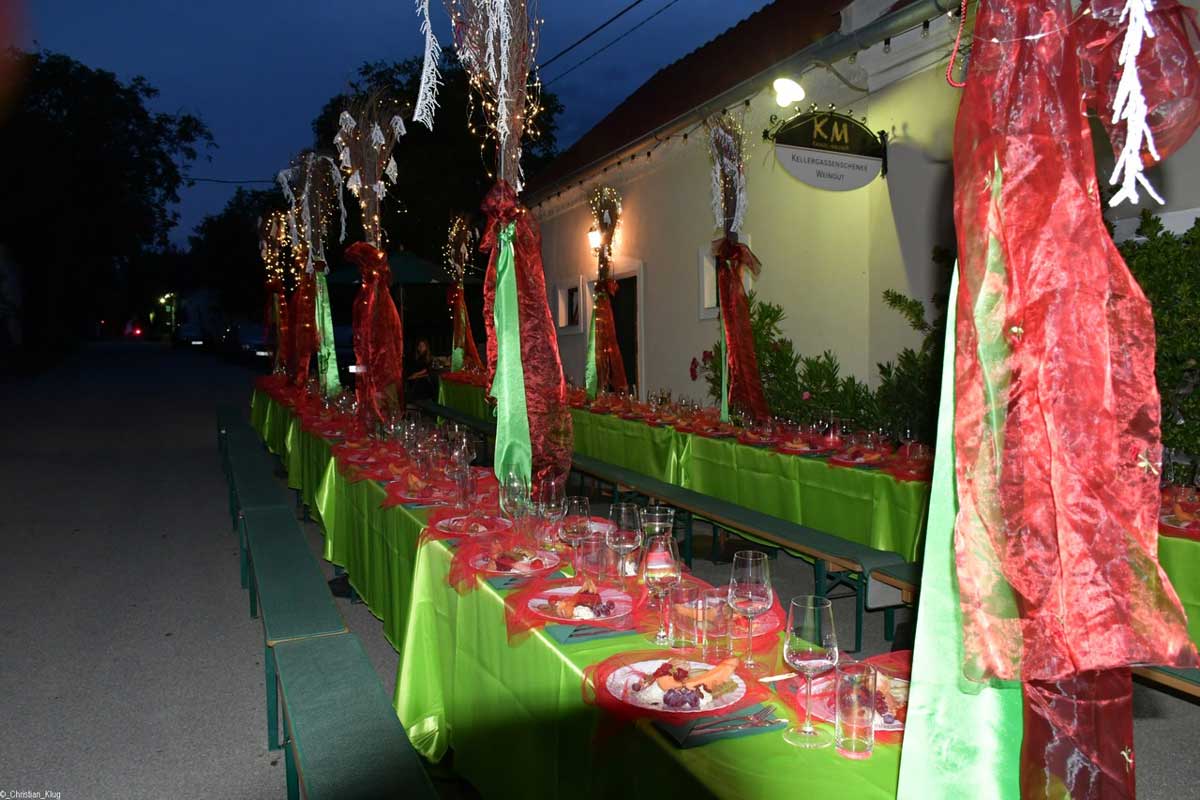 Die Tafel ist gedeckt | Brunnerart